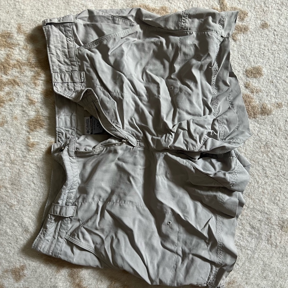 Columbia Titanium Light Gray Shorts